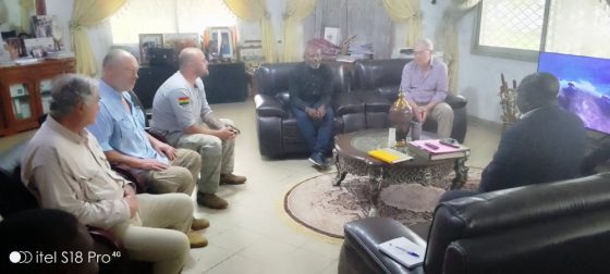 EBOLOWA : EDDY VAN BELLE REÇU PAR LE MAIRE DE LA VILLE