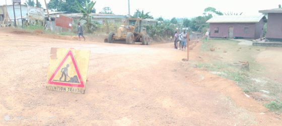 CHANTIERS ROUTIERS : DOUM ÉBETE AKOK- ANGÔN EN VOIE DE BITUMAGE